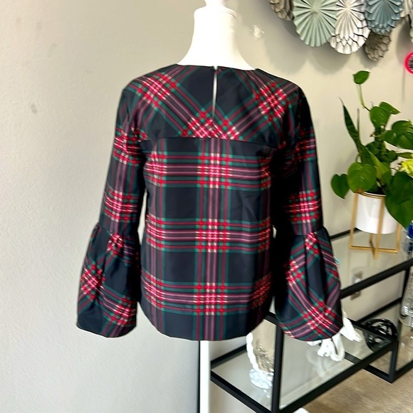 Free Assembly Cute women multi color top with bell sleeves, slit sides. Size S - Picture 3 of 13